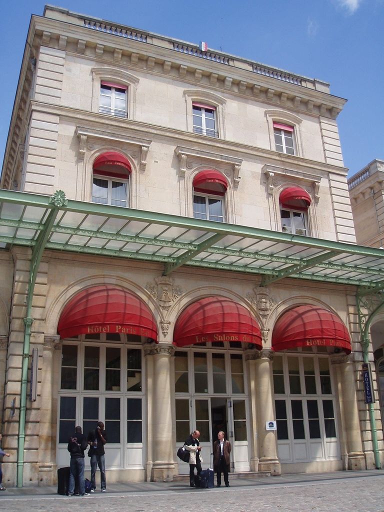 Kyriad Paris 10 - Gare De L'Est Buitenkant foto